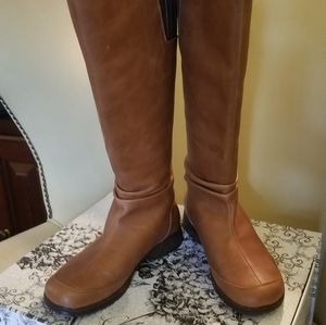 Teva Alfton Woman Boots, size 9, chestnut brown
